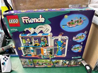 Lego Friends: Sports Center - 41744 - 832pcs